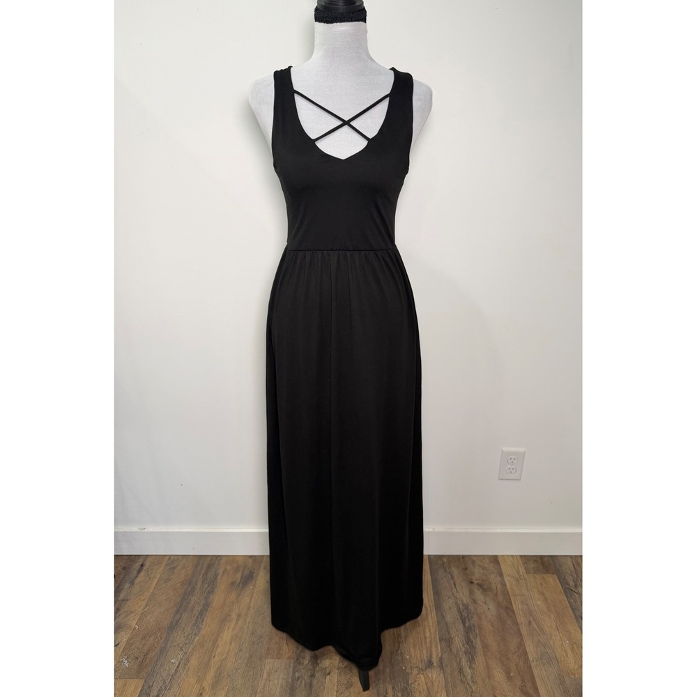Closet Candy Women's Black Maxi Dress With Criss Cross Front. Size Small‎